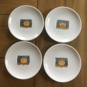 Set of 4 Rae Dunn Halloween appetizer plates